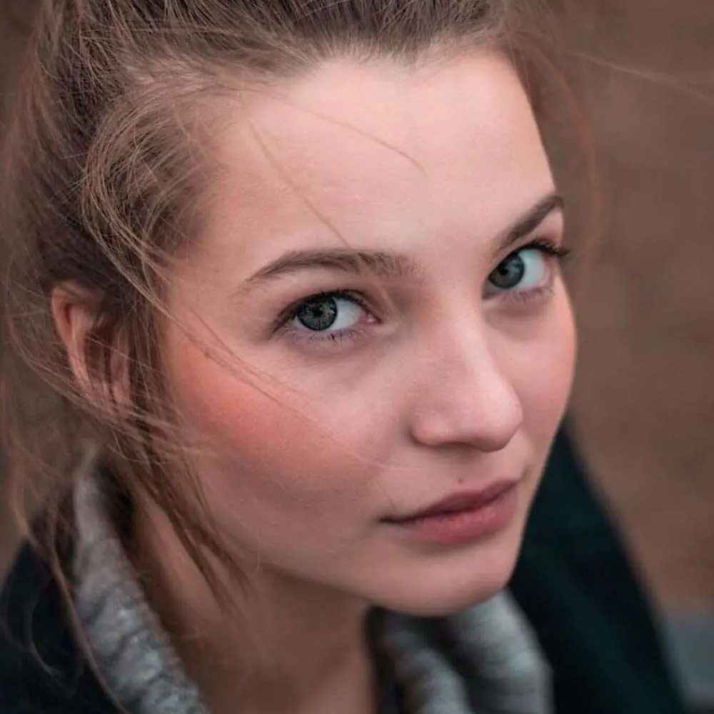Portrettbilde av jente til guiden om bedre portrettfotografering